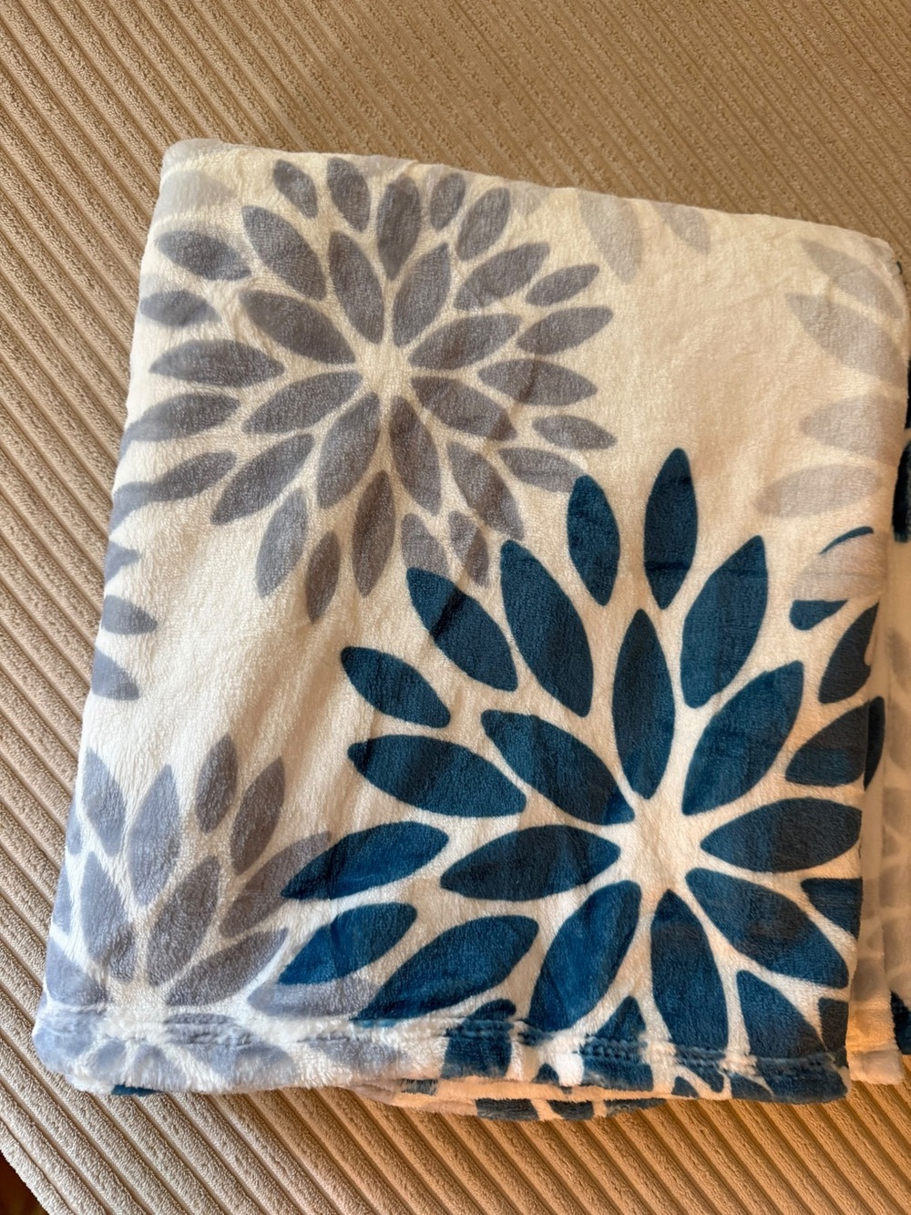 Floral Flannel Throw Blanket – Blue & Silver, 50x60”